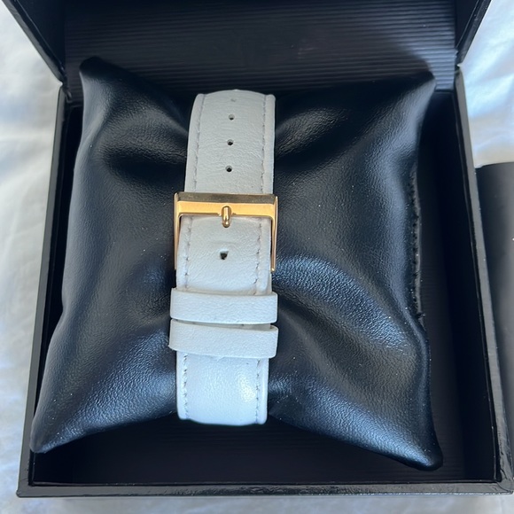 Guess Watch - Picture 4 of 5